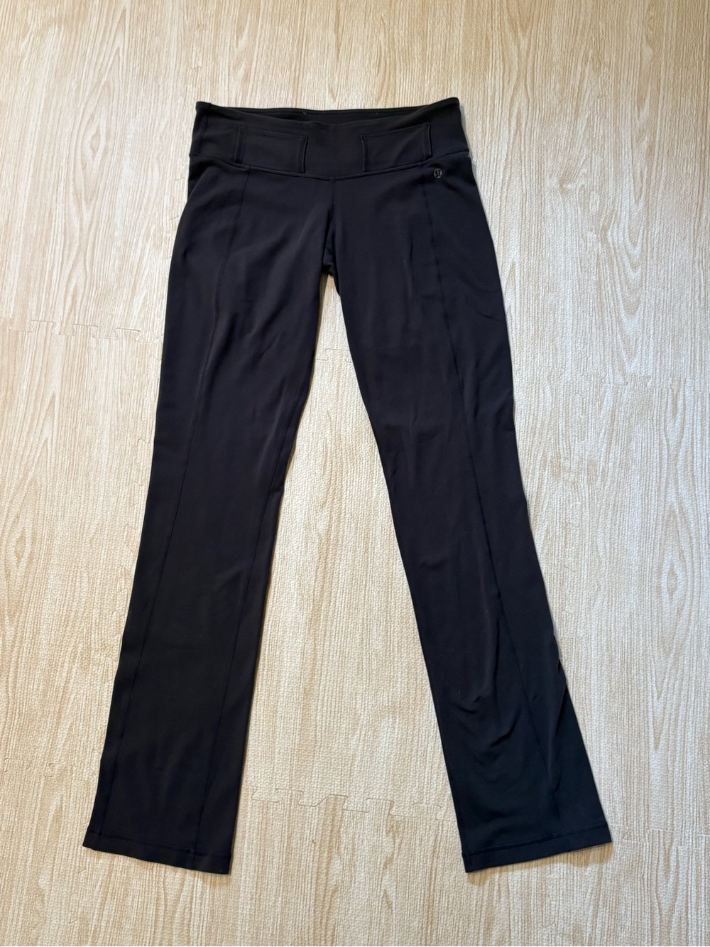Brown Lululemon low-rise flare leggings 🤎